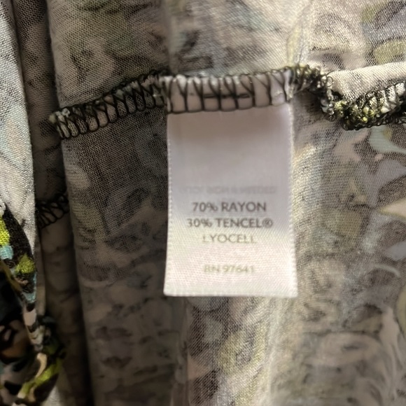 J.Jill Hi-Low Side Slit Top - Picture 6 of 6